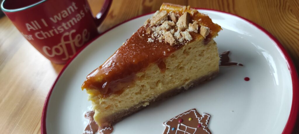 sernik z polewą karmelową